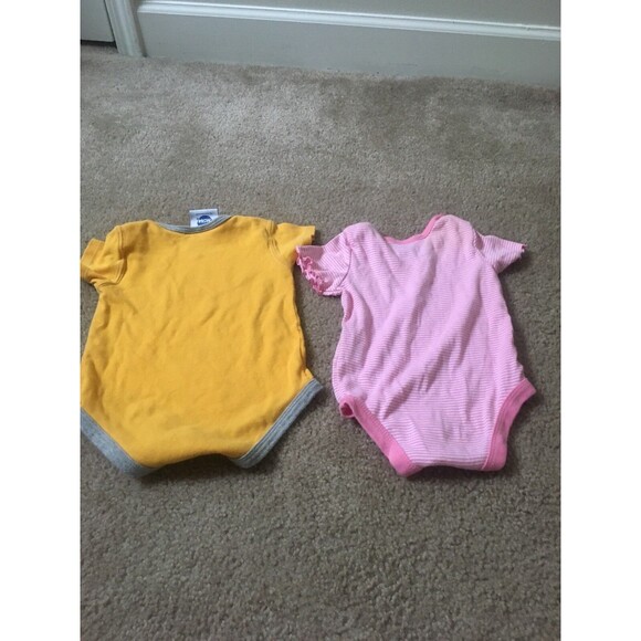Lot Of 2 Baby Boy & Girl Unisex Snap Crotch Shirt Size 6-9 Months - Picture 10 of 11